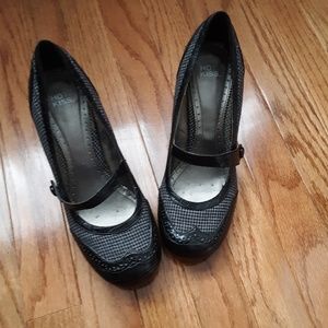 Hot kiss Mary Jane heels black sz 9.5